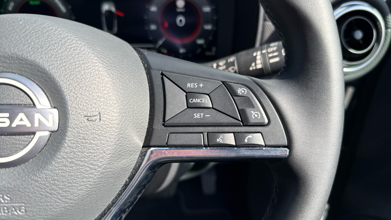 Nissan Juke 1.6 Hybrid N-Connecta 5dr Auto Hybrid Hatchback